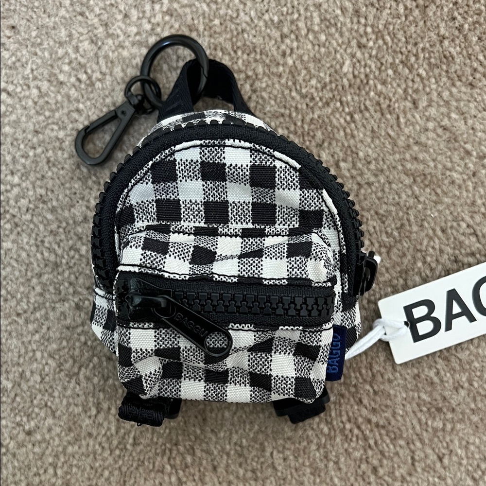 Baggu gingham mini backpack charm